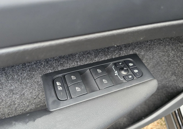 Volvo XC 40 cena 184900 przebieg: 11210, rok produkcji 2023 z Skarżysko-Kamienna małe 436